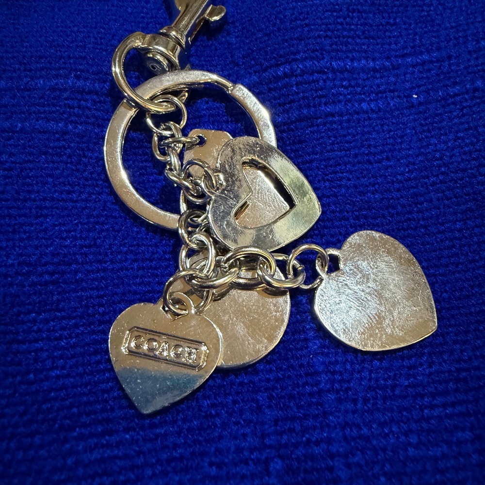 Gold and Teal Heart Keychain. - Picture 5 of 10
